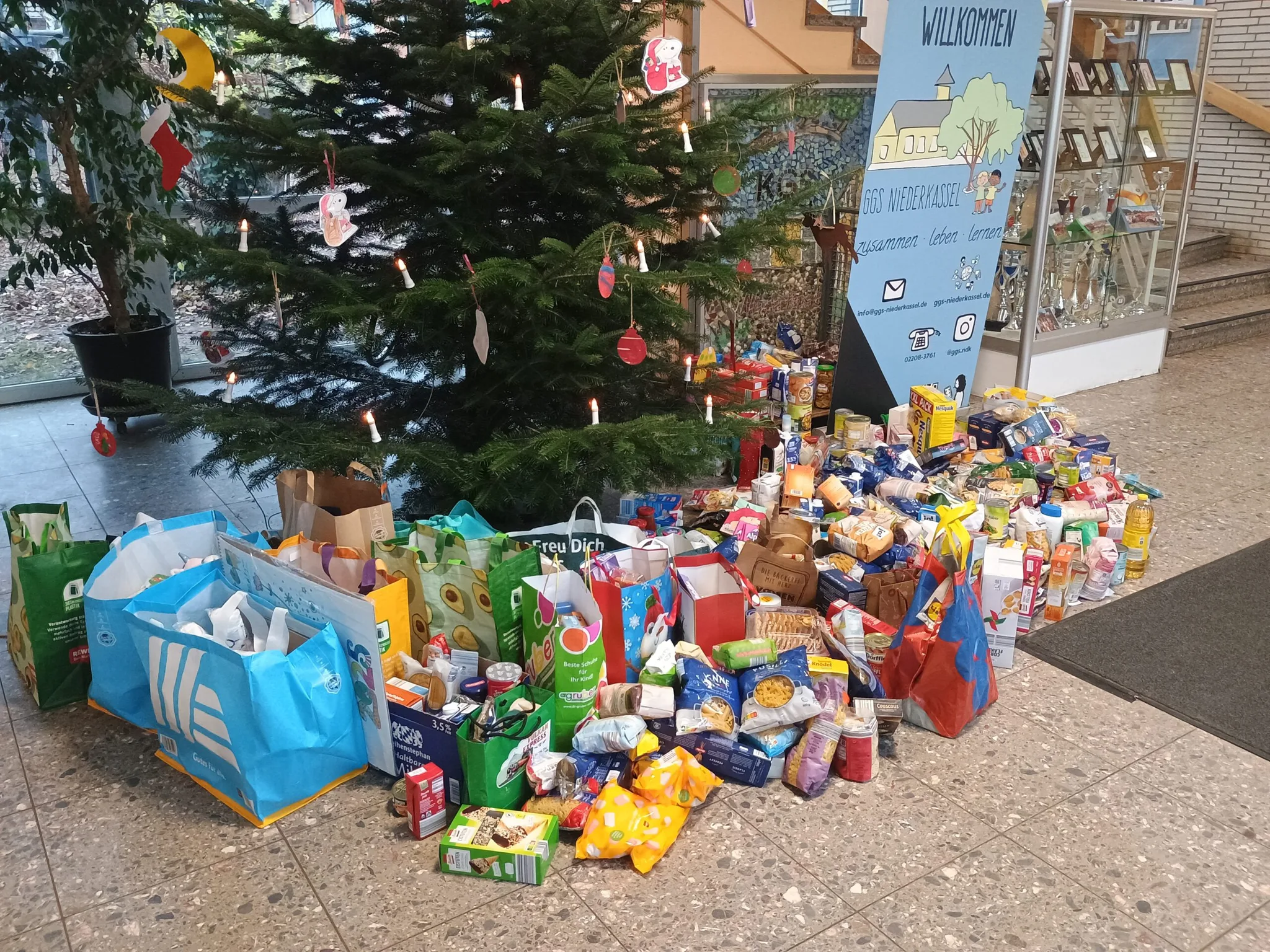 Eine Herzensangelegenheit: Spendenaktion für "Tischlein deck dich" an unserer Schule